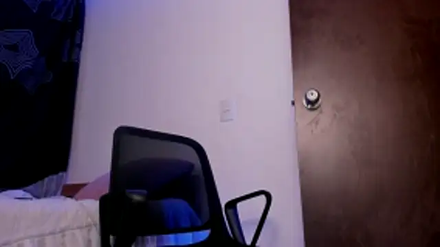 Snapshot of axel_davis_ chatting on 10.31.25 axel davis  online show from 10.31.25