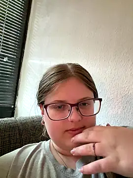 Snapshot of CurvyPaar2 chatting on 09.25.25 CurvyPaar2 online show from 09.25.25