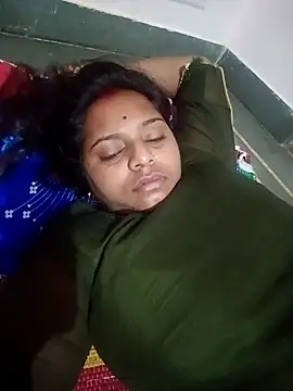 Snapshot of Hot_crety chatting on 09.21.25 Hot crety online show from 09.21.25