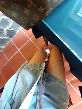 meomeocute online show from 10.23.25