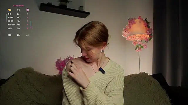 Snapshot of EasterBonney chatting on 10.15.25 EasterBonney online show from 10.15.25