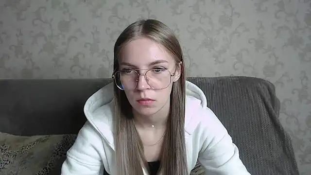 HitGyrl online show from 03.07.26