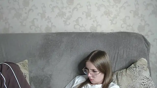 HitGyrl online show from 04.01.26