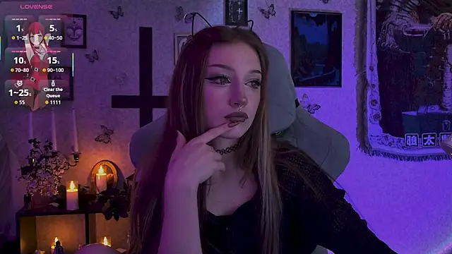 Snapshot of LiliLuna chatting on 07.17.26 LiliLuna online show from 07.17.26