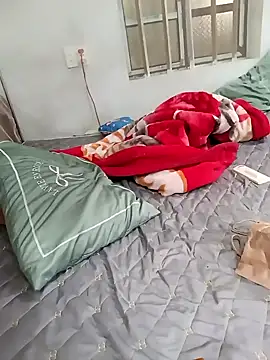 MinhChauXXX19 online show from 10.19.25