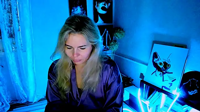 LoraBoyar online show from 07.24.26