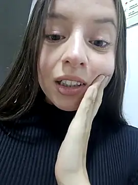 Snapshot of VioletaNova chatting on 06.02.26 VioletaNova online show from 06.02.26