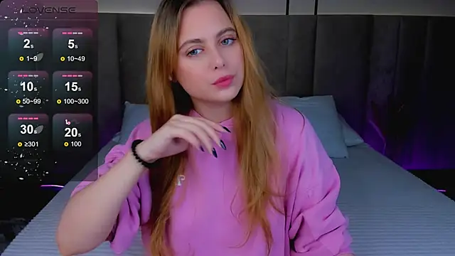 Snapshot of Alice_Wander chatting on 09.13.25 Alice Wander online show from 09.13.25