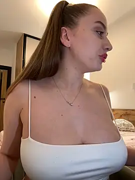 Snapshot of Maribelle_Vinnie chatting on 03.19.26 Maribelle Vinnie online show from 03.19.26