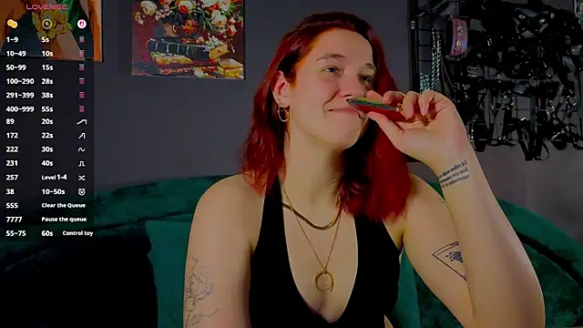 Snapshot of the_high_priestess chatting on 06.07.26 the high priestess online show from 06.07.26