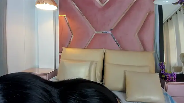 YallianaBrooks online show from 02.02.26