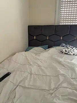 Rabroba89six online show from 12.18.25