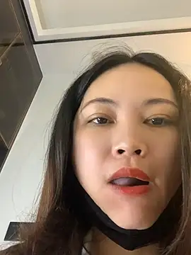 Snapshot of zhizhinaigai chatting on 06.05.26 zhizhinaigai online show from 06.05.26