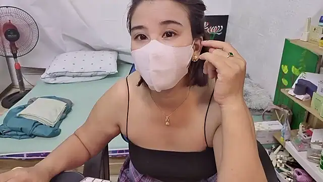 Snapshot of MichiLovely chatting on 10.03.25 MichiLovely online show from 10.03.25