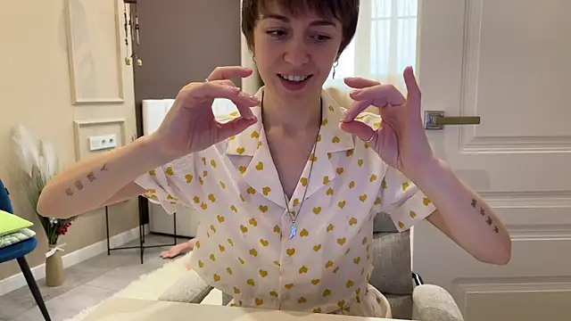 Snapshot of daniellia_ chatting on 02.02.26 daniellia online show from 02.02.26