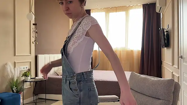 Snapshot of daniellia_ chatting on 02.13.26 daniellia online show from 02.13.26