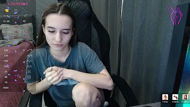 Snapshot of ShowPassion chatting on 04.10.26 ShowPassion online show from 04.10.26