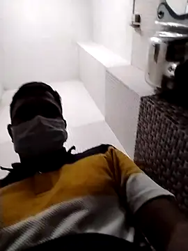 Snapshot of beena01 chatting on 10.11.25 beena01 online show from 10.11.25