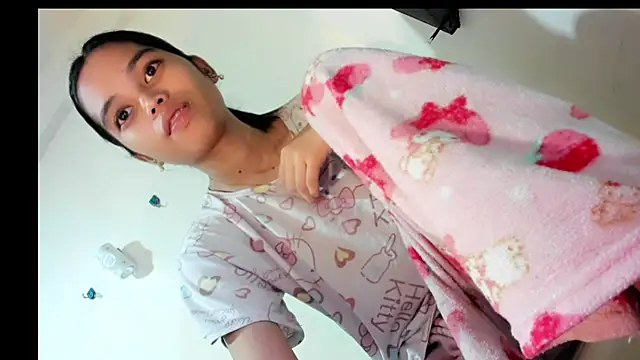 Snapshot of CUTIE_GIRLSX chatting on 07.30.26 CUTIE GIRLSX online show from 07.30.26