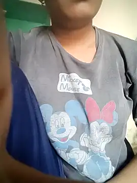 Snapshot of Hot_siiii chatting on 09.13.25 Hot siiii online show from 09.13.25