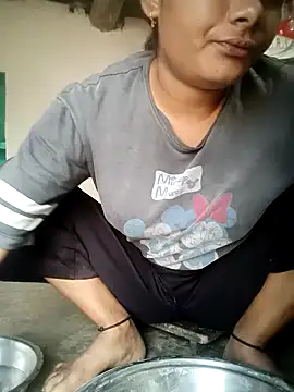 Snapshot of Hot_siiii chatting on 09.18.25 Hot siiii online show from 09.18.25