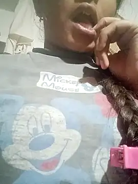 Snapshot of Hot_siiii chatting on 10.14.25 Hot siiii online show from 10.14.25