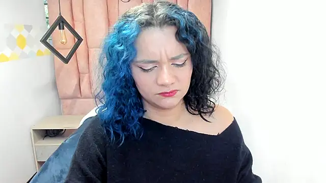 Kiara Cruz   online show from 10.17.25