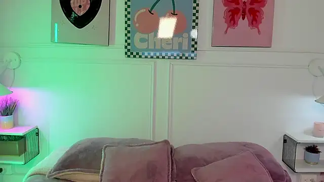 Zoe Lynch  online show from 03.20.26