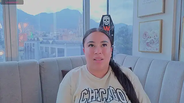 Zoey thompson online show from 10.30.25