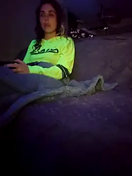 Snapshot of luvcupl chatting on 11.12.25 luvcupl online show from 11.12.25