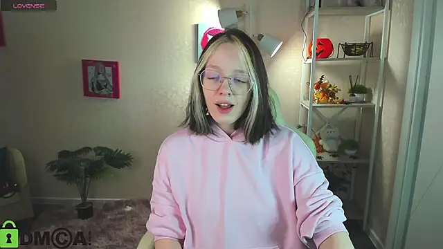 R0cket bunny online show from 11.14.25