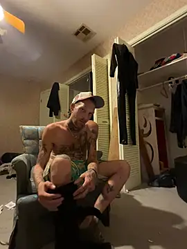 Snapshot of TattoosnTrouble chatting on 08.08.26 TattoosnTrouble online show from 08.08.26