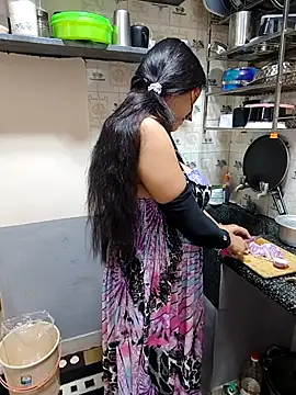 Snapshot of Queen_Nightt chatting on 09.16.25 Queen Nightt online show from 09.16.25