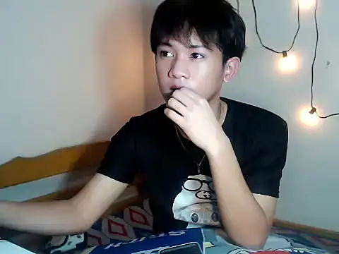 Snapshot of Asianjas chatting on 10.16.25 Asianjas online show from 10.16.25