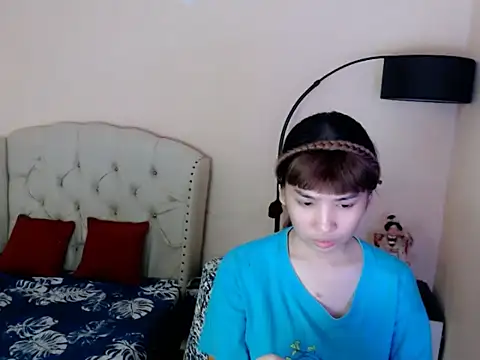 Snapshot of ShantalFoxxy_ chatting on 07.17.26 ShantalFoxxy online show from 07.17.26