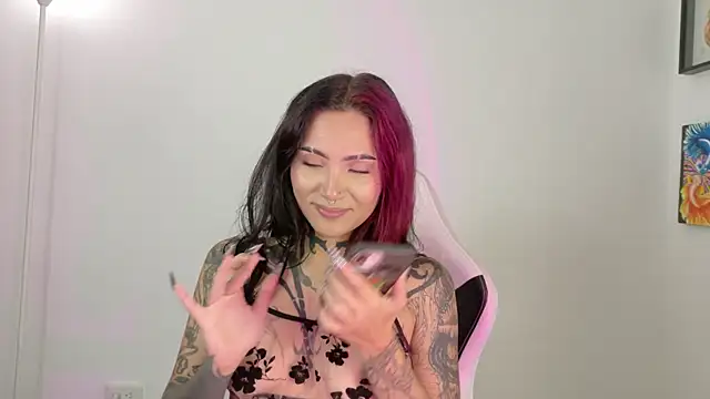 sara queen10 online show from 04.21.26