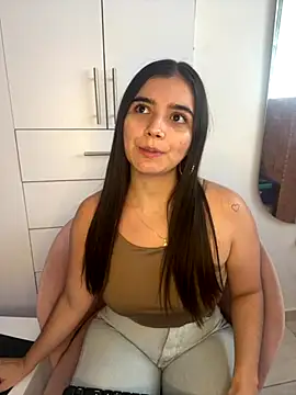 salomecute21 online show from 10.23.25