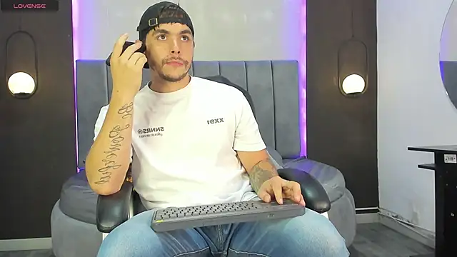 Liam walk  online show from 11.14.25