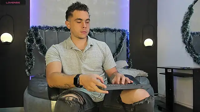 Liam walk  online show from 11.24.25