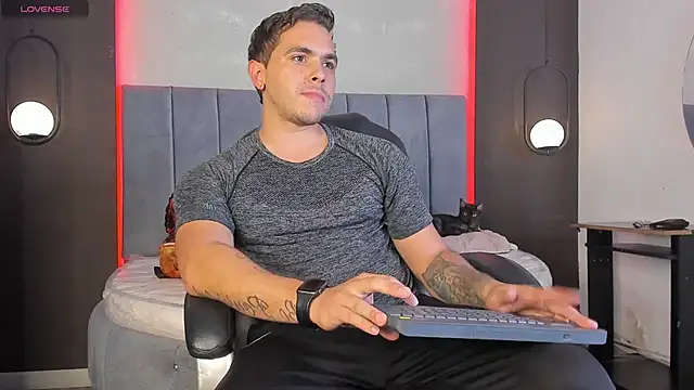 Liam walk  online show from 02.11.26