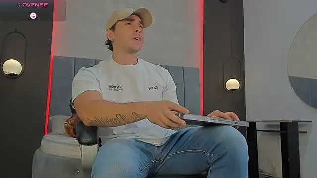 Liam walk  online show from 03.12.26