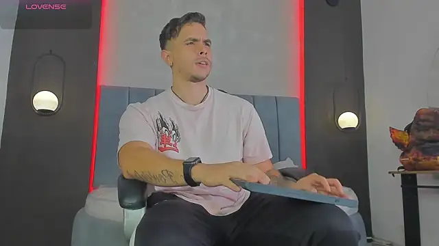 Liam walk  online show from 03.29.26