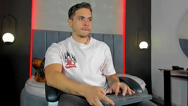 Liam walk  online show from 04.20.26