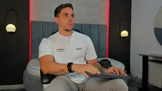 Liam walk  online show from 04.22.26