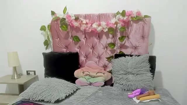 ivy moon05 online show from 01.17.26