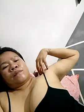 Snapshot of AsianbouncieGIRL chatting on 05.25.26 AsianbouncieGIRL online show from 05.25.26