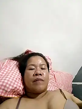 Snapshot of AsianbouncieGIRL chatting on 05.27.26 AsianbouncieGIRL online show from 05.27.26