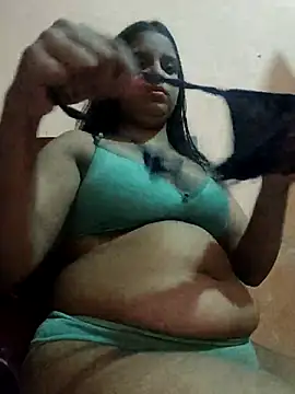 Snapshot of Maahhii_2 chatting on 05.21.26 Maahhii 2 online show from 05.21.26