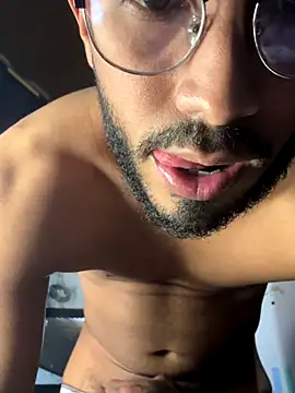 Snapshot of TU-MORENOO chatting on 09.28.25 TU-MORENOO online show from 09.28.25