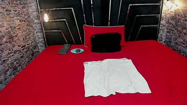 Snapshot of ALYANNA_HOT_ chatting on 09.26.25 ALYANNA HOT online show from 09.26.25